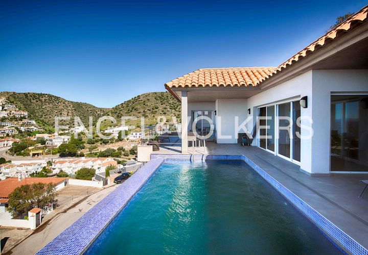 Villa a Roses, Gerona, Roses - € 1.950.000 | Ref: W-02ZLNE - foto 1