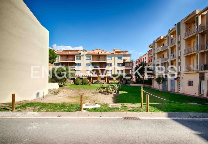 Helårsgrund i Empuriabrava, Gerona, Empuriabrava - € 90.000 | Ref: W-02ZMJJ - foto 1