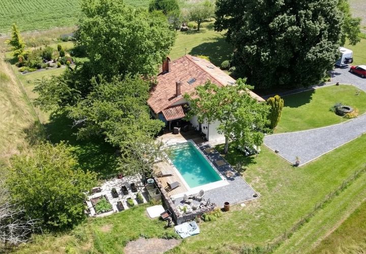 Villa i Aubeterre-sur-Dronne, Charente, Aubeterre-sur-Dronne - € 386.900 | Ref: BVI75619 - foto 1
