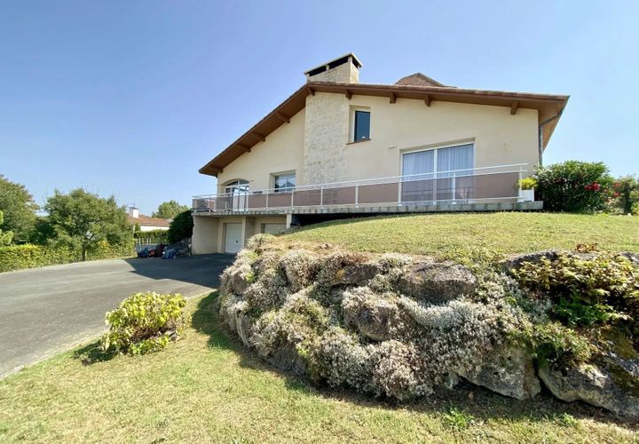 Villa i Castillonnes, Lot-et-Garonne, Castillonnes - € 424.000 | Ref: BVI74591 - foto 1