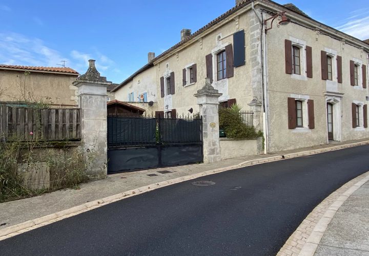 Landsbyhus i Saint-Severin, Charente, Saint-Severin - € 249.000 | Ref: BVI77417 - foto 1