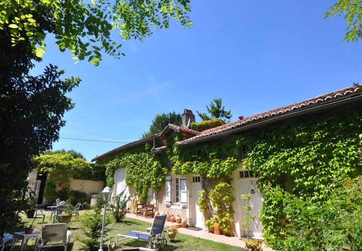 Villa a Aubeterre-sur-Dronne, Charente, Aubeterre-sur-Dronne - € 339.200 | Ref: BVI73586 - foto 1