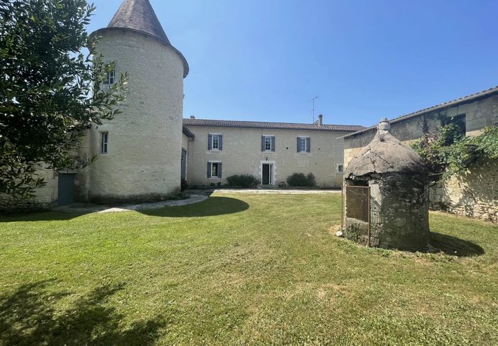 Villa i Chalais, Charente, Chalais - € 280.000 | Ref: BVI76207 - foto 1