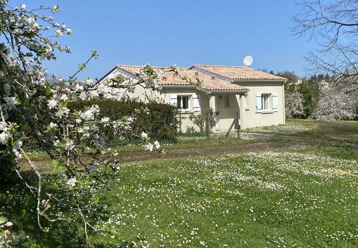 Villa a Saint-Severin, Charente, Saint-Severin - € 178.200 | Ref: BVI79345 - foto 1