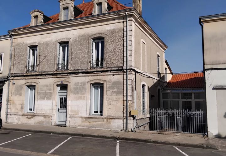 Villa i Chalais, Charente, Chalais - € 244 998 | Ref: BVI79327 - foto 1