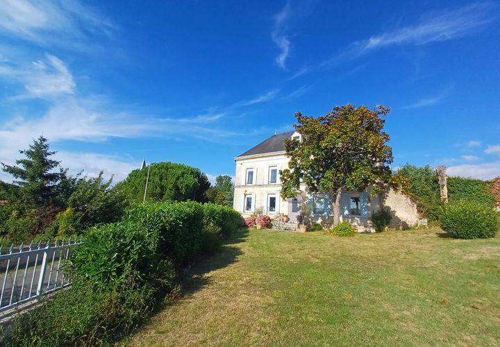 Landsbyhus i Saint-Thomas-De-Conac, Charente-Maritime, Saint-Thomas-De-Conac - € 530.000 | Ref: BVI76704 - foto 1