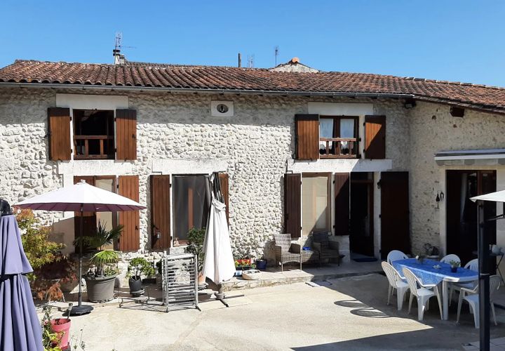 Landsbyhus i Saint-Severin, Charente, Saint-Severin - € 249.750 | Ref: BVI76950 - foto 1