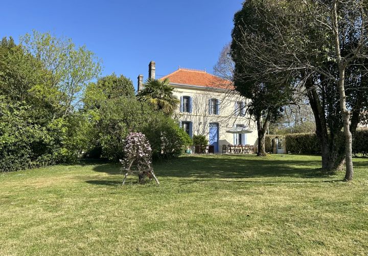 Villa a Mirambeau, Charente-Maritime, Mirambeau - € 449.000 | Ref: BVI72591 - foto 1