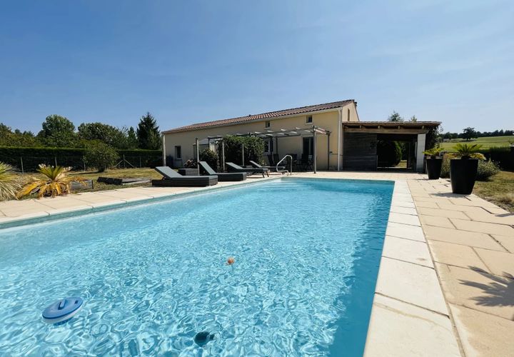 Villa en Chillac, Charente, Chillac - € 288.900 | Ref: BVI76828 - photo 1