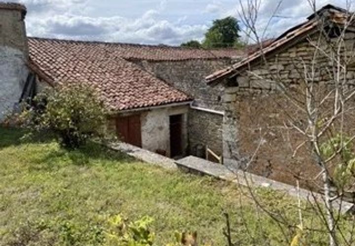 Landsbyhus i Beaulieu-sur-Sonnette, Charente, Beaulieu-sur-Sonnette - € 49.600 | Ref: BVI66267 - foto 1