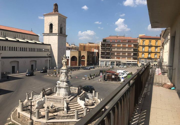 L'establiment comercial a Benevento, Benevento, Benevento - € 1.000/mes | Ref: AA34303 - foto 1