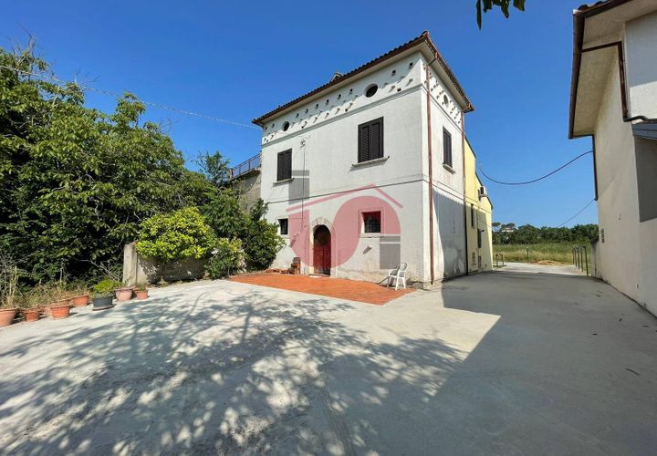 Villa a Benevento, Benevento, Benevento - € 160.000 | Ref: AA37535 - foto 1