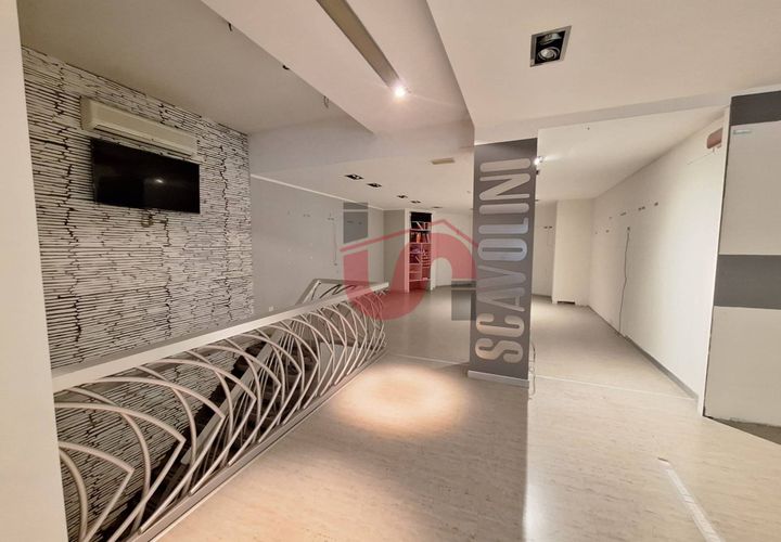 L'establiment comercial a Benevento, Benevento, Benevento - € 2.500/mes | Ref: AA39423 - foto 1