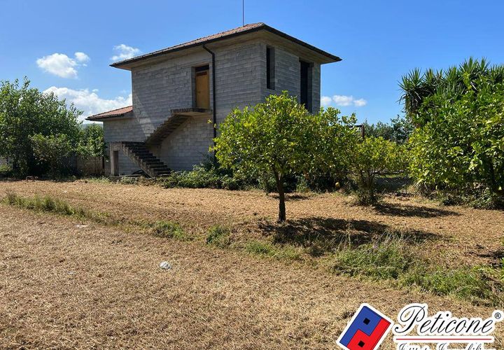 Villa a Fondi, Latina, Fondi - € 350.000 | Ref: SP100 - foto 1