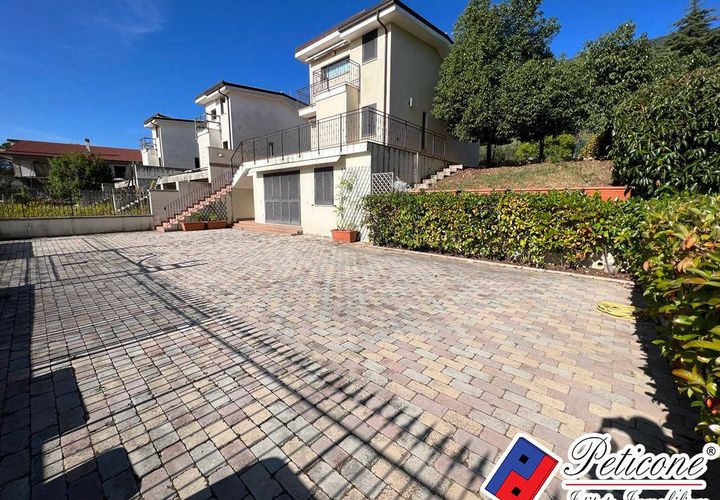 Villa i Lenola, Latina, Lenola - € 250.000 | Ref: V582RM - foto 1