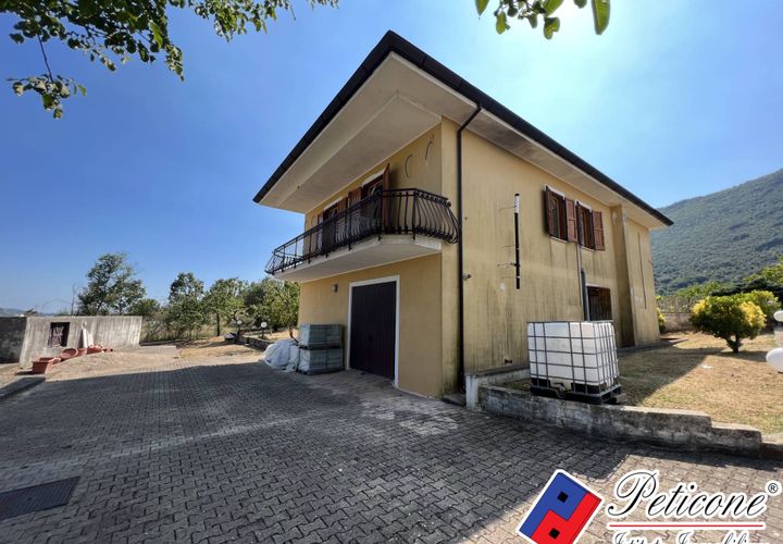 Villa i Lenola, Latina, Lenola - € 190.000 | Ref: V380 - foto 1