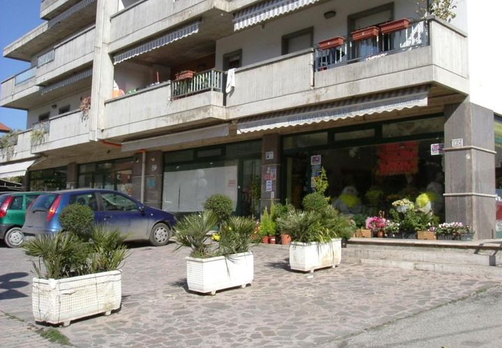 Erhvervsejendom i Spinetoli, Ascoli Piceno, Spinetoli - € 160.000 | Ref: loc1330 - foto 1