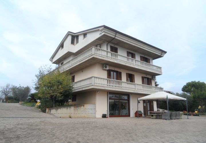 Villa i Colonnella, Teramo, Colonnella - € 700.000 | Ref: cas553 - foto 1