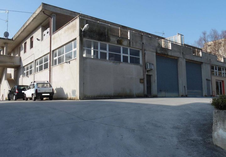 Erhvervsejendom i Acquaviva Picena, Ascoli Piceno, Acquaviva Picena - € 170.000 | Ref: cap98 - foto 1