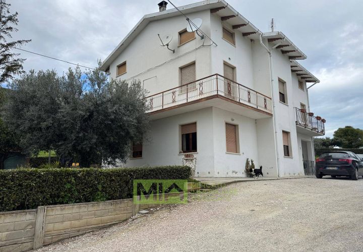 Villa i Massignano, Ascoli Piceno, Massignano - € 400 000 | Ref: 114599 - foto 1