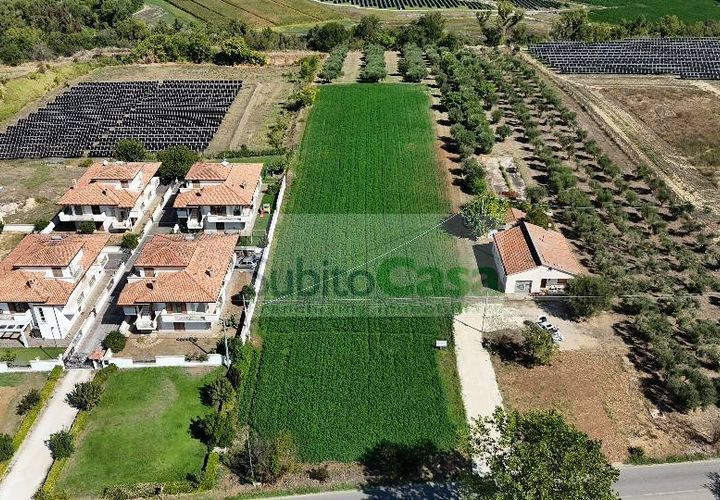 Helårsgrund i Rosciano, Pescara, Rosciano - € 129.000 | Ref: D 386 - foto 1