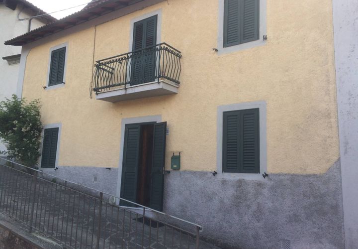 Villa a Molazzana, Lucca, Molazzana - € 50.000 | Ref: 2023lu019 - foto 1