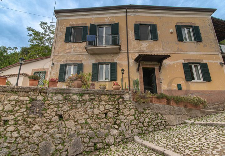Villa i Arce, Frosinone, Arce - € 165.000 | Ref: AC99-149-1252 - foto 1
