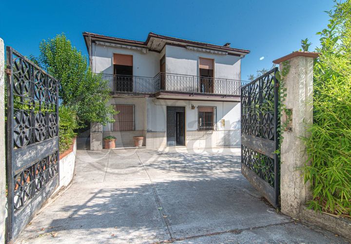 Villa a Torrice, Frosinone, Torrice - € 110.000 | Ref: AC99-149-1309 - foto 1