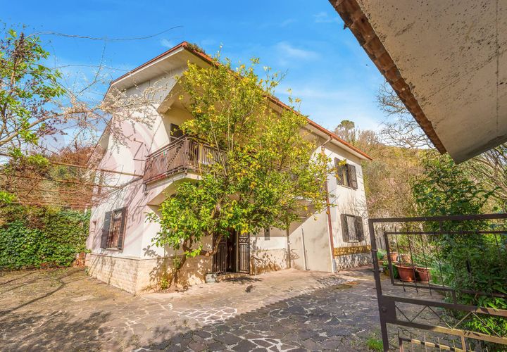 Villa a Falvaterra, Frosinone, Falvaterra - € 130.000 | Ref: AC99-149-1381 - foto 1
