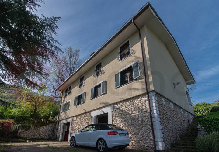 Villa i Gorga, Rome, Gorga - € 279.000 | Ref: AC99-149-1425 - foto 1