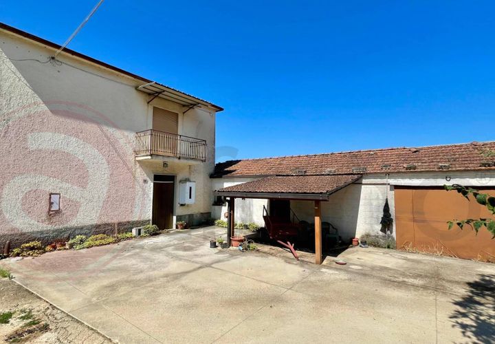 Villa a Castrocielo, Frosinone, Castrocielo - € 80.000 | Ref: AC99-149-1482 - foto 1