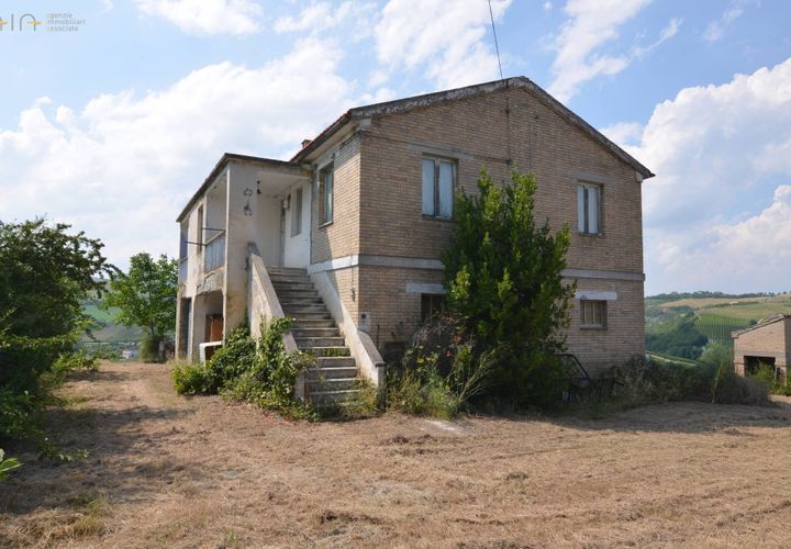 Landejendom i Castignano, Ascoli Piceno, Castignano - € 98.000 | Ref: 28235 - foto 1