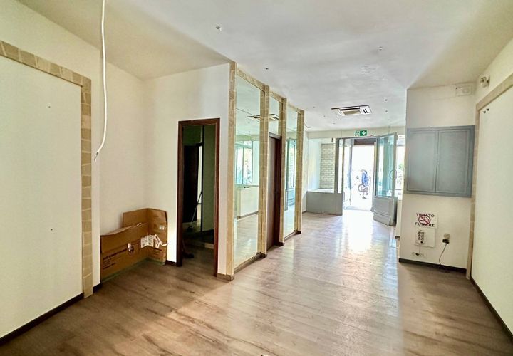 Erhvervsejendom i Rome, Rome, Rome - € 750.000 | Ref: CBI075-681-129764 - foto 1