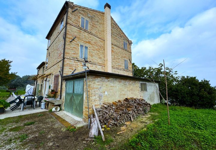 Landejendom i Montottone, Fermo, Montottone - € 300.000 | Ref: VV285 - foto 1