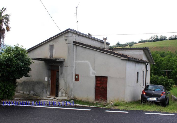 Villa a Tossicia, Teramo, Tossicia - € 79.000 | Ref: EG0831 - foto 1