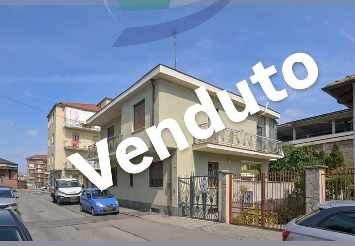 Villa a Nichelino, Turin, Nichelino - € 330.000 | Ref: 37401030 - Via Sassari - foto 1
