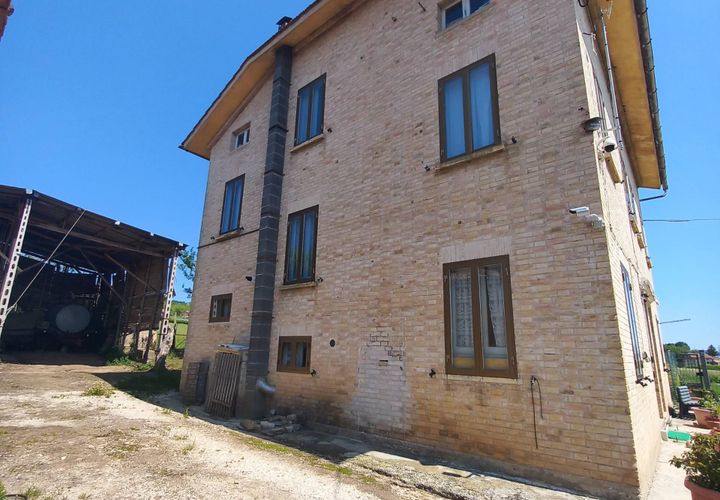 Villa a Falerone, Fermo, Falerone - € 180.000 | Ref: MG2308 - foto 1