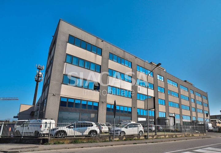 Erhvervsejendom i Cornate d'Adda, Monza and Brianza, Cornate d'Adda - € 250.000 | Ref: UFF.CORNATE-FB250V - foto 1