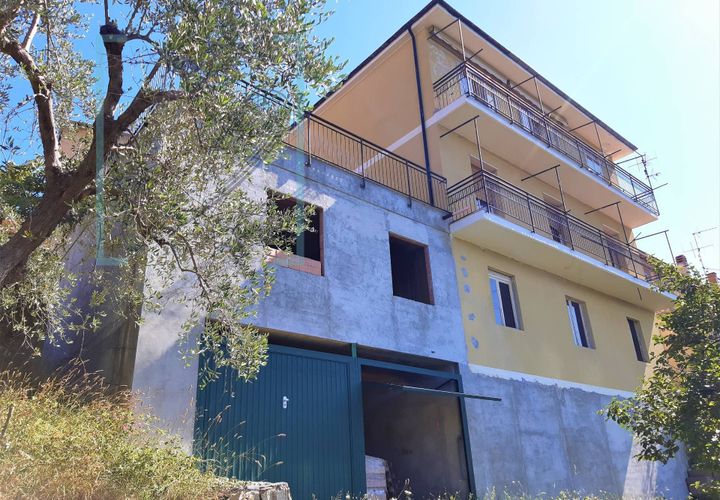 Villa i Cesio, Imperia, Cesio - € 180.000 | Ref: 516 - foto 1