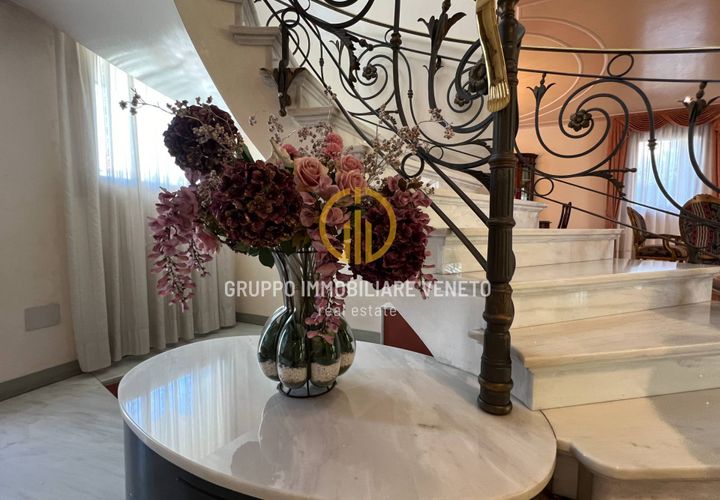Villa i Treviso, Treviso, Treviso - € 1.500.000 | Ref: 86 - foto 1