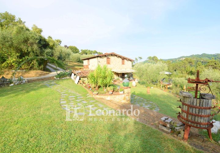 Villa en Camaiore, Lucca, Camaiore - € 775.000 | Ref: ES435 - photo 1