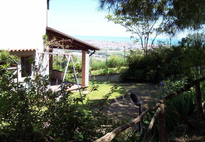 Villa a Colonnella, Teramo, Colonnella - € 440.000 | Ref: 374 - foto 1
