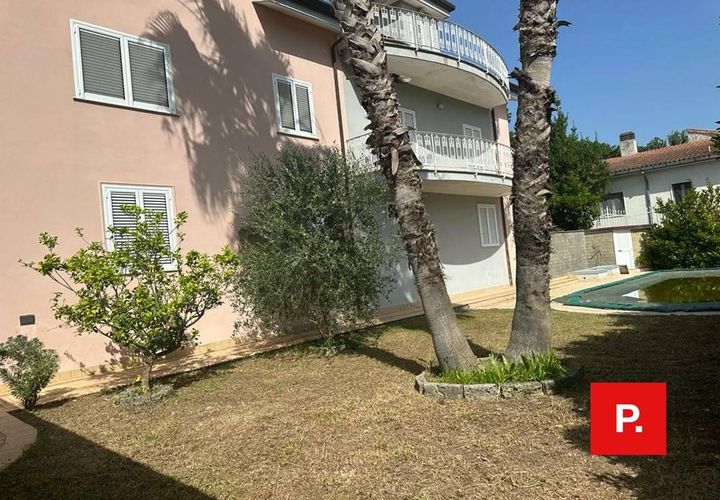 Villa a Caserta, Caserta, Caserta - € 1.250.000 | Ref: A8566 - foto 1