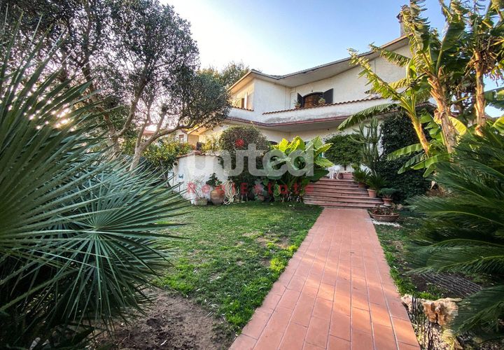 Villa i Rome, Rome, Rome - € 690.000 | Ref: 116 - foto 1