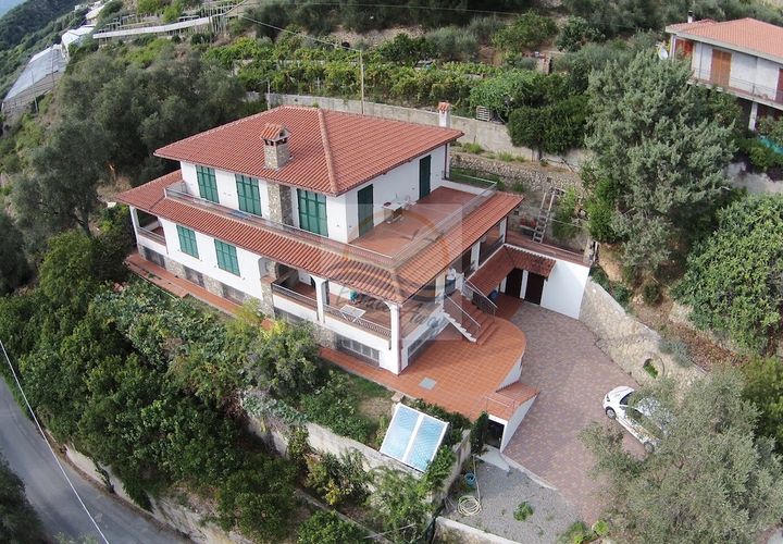 Villa i Ventimiglia, Imperia, Ventimiglia - € 790.000 | Ref: iv760 - foto 1