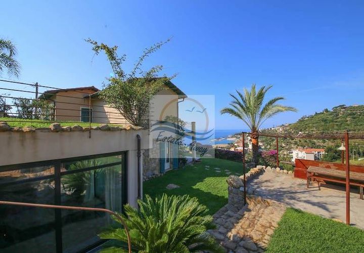 Villa i Bordighera, Imperia, Bordighera - € 2.450.000 | Ref: iv1117 - foto 1