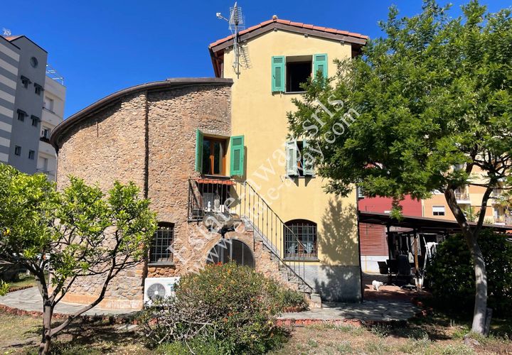 Villa i Ventimiglia, Imperia, Ventimiglia - € 600.000 | Ref: iv1224 - foto 1