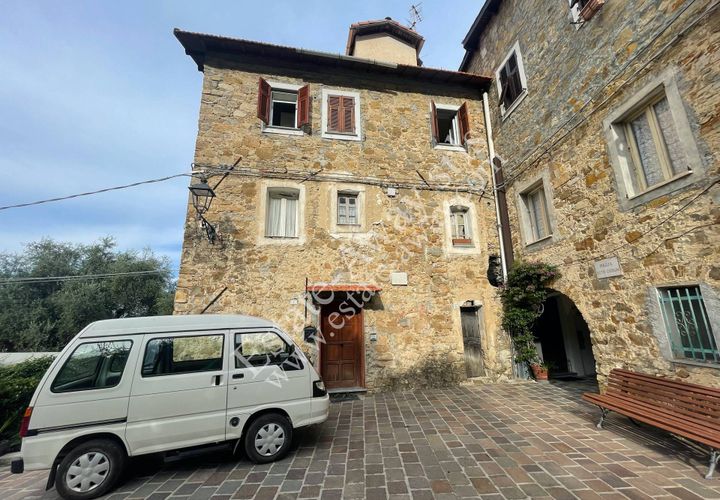 Villa a Soldano, Imperia, Soldano - € 110.000 | Ref: iv1241 - foto 1