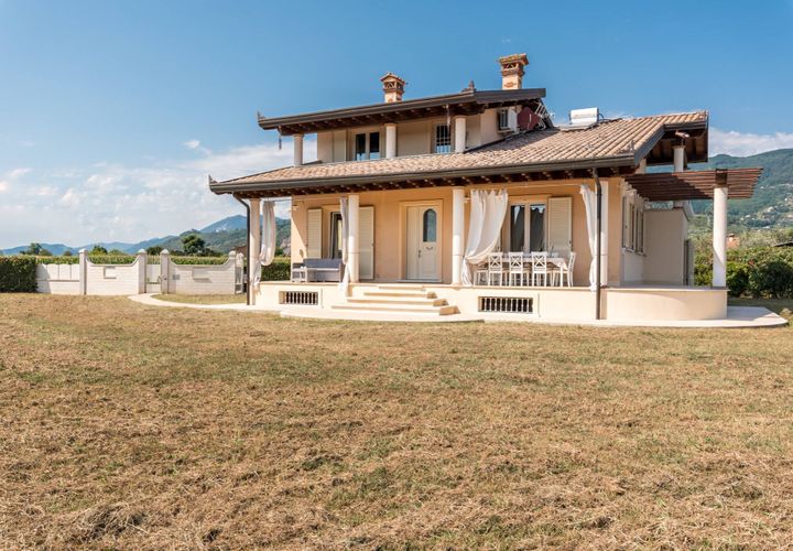 Villa a Seravezza, Lucca, Seravezza - € 18.000/mes | Ref: CBI129-1110-129734 - foto 1