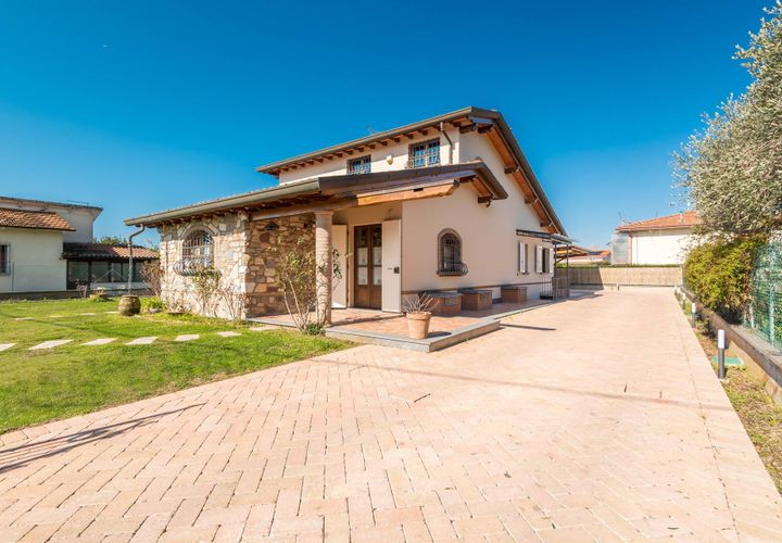 Villa i Pietrasanta, Lucca, Pietrasanta - € 1.100.000 | Ref: CBI129-1593-129769 - foto 1